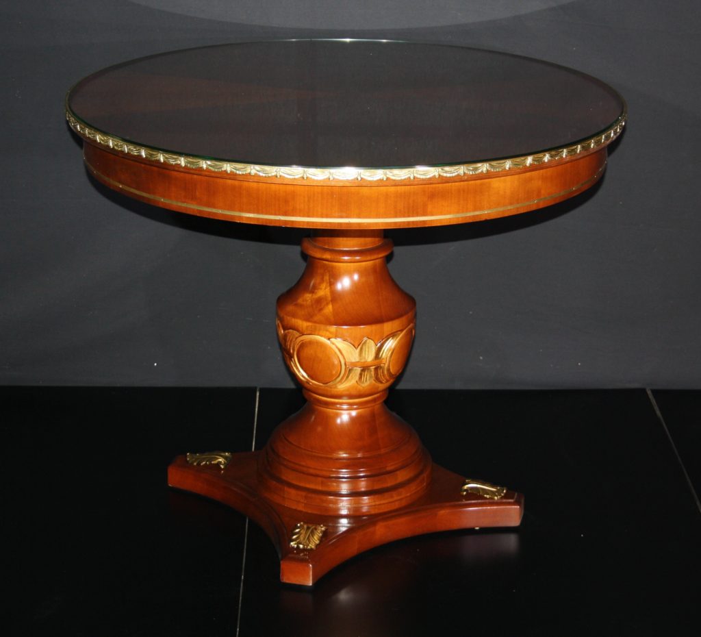 8333721-meuble-style-balzarotti-table-pied-central